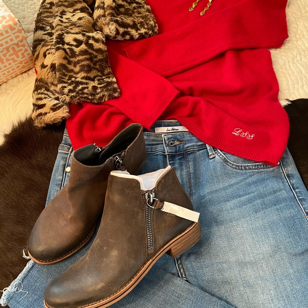 Brand NEW Gianni Bini Booties